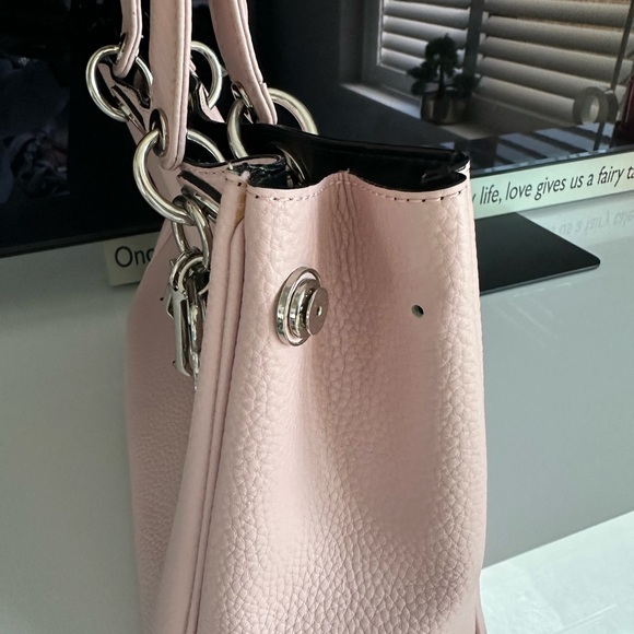 Not authentic - Picture 7 of 8